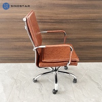 Chaise de bureau durable avec finition en cuir pour une durabilité exécutive