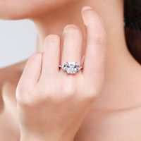 Bague de fiançailles de luxe en moissanite taille radiant 4 carats, couleur D, en argent sterling 925 personnalisé