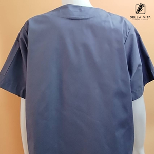 Haut de récurage unisexe en tissu AirFlex couleur myrtille respirant et doux avec 3 poches et broderie en option - Product Image 5