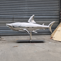 Sculpture de requin moderne en acier inoxydable poli miroir, décoration de jardin extérieur, parc, paysage, thème marin, statue d'animal