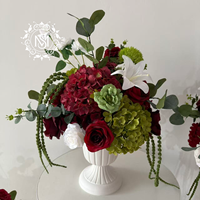 Set Bunga Artifisial Burgundy, Mawar Merah Tua & Eucalyptus, Sempurna untuk Dekorasi Meja & Lorong Pernikahan.