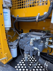 Excavatrice sur chenilles haute performance XE135G de 13,5 tonnes, engin de terrassement en excellent état, disponible à la vente - Product Image 3