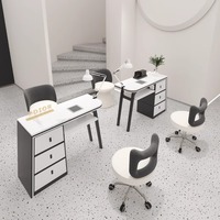 Ensemble table et chaise de manucure design moderne Mason avec plateau en marbre, prise pour aspirateur intégrée, fonctionnalités personnalisables pour salon de manucure