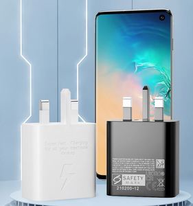 QC3.0 18W Dual Port <b>USB</b>-A/Type-C Magnetic Fast Charger with PC Fireproof Material for Laptops & Mobile Phones - Product Image 3