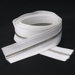 Approvisionnement d'usine <span class=keywords><strong>pas</strong></span> <span class=keywords><strong>cher</strong></span> prix laiton Y dents métal <span class=keywords><strong>fermeture</strong></span> <span class=keywords><strong>éclair</strong></span> rouleau <span class=keywords><strong>fermeture</strong></span> <span class=keywords><strong>éclair</strong></span> longue chaîne pour sacs - Product Image 6