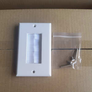 Plaque murale multimédia de type USA avec insert de passage pour câbles basse tension et plaque décorative - Product Image 3