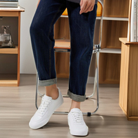 Vente en gros de chaussures personnalisées LOGO Baskets décontractées de marche blanches en cuir artificiel Chaussures en toile blanche pour hommes Nouveau style unisexe