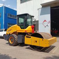 Rouleau compresseur routier à châssis en acier robuste de 8 tonnes, rouleau compresseur vibrant pour le compactage des routes et le pavage d'asphalte