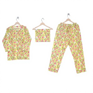 Conjunto de Pijamas Elegantes y Lujosos de Algodón Puro para Mujer, Suaves y Cómodos, con Estampado Floral Digital, para Todas las Estaciones - Product Image 1
