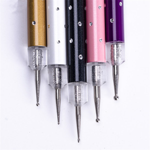 Lot de 5 stylos de nail art à double embout pour sculpture creuse et gaufrage, avec applicateur de colle à ongles à tête de brosse en silicone pour points, outil de manucure - Product Image 6