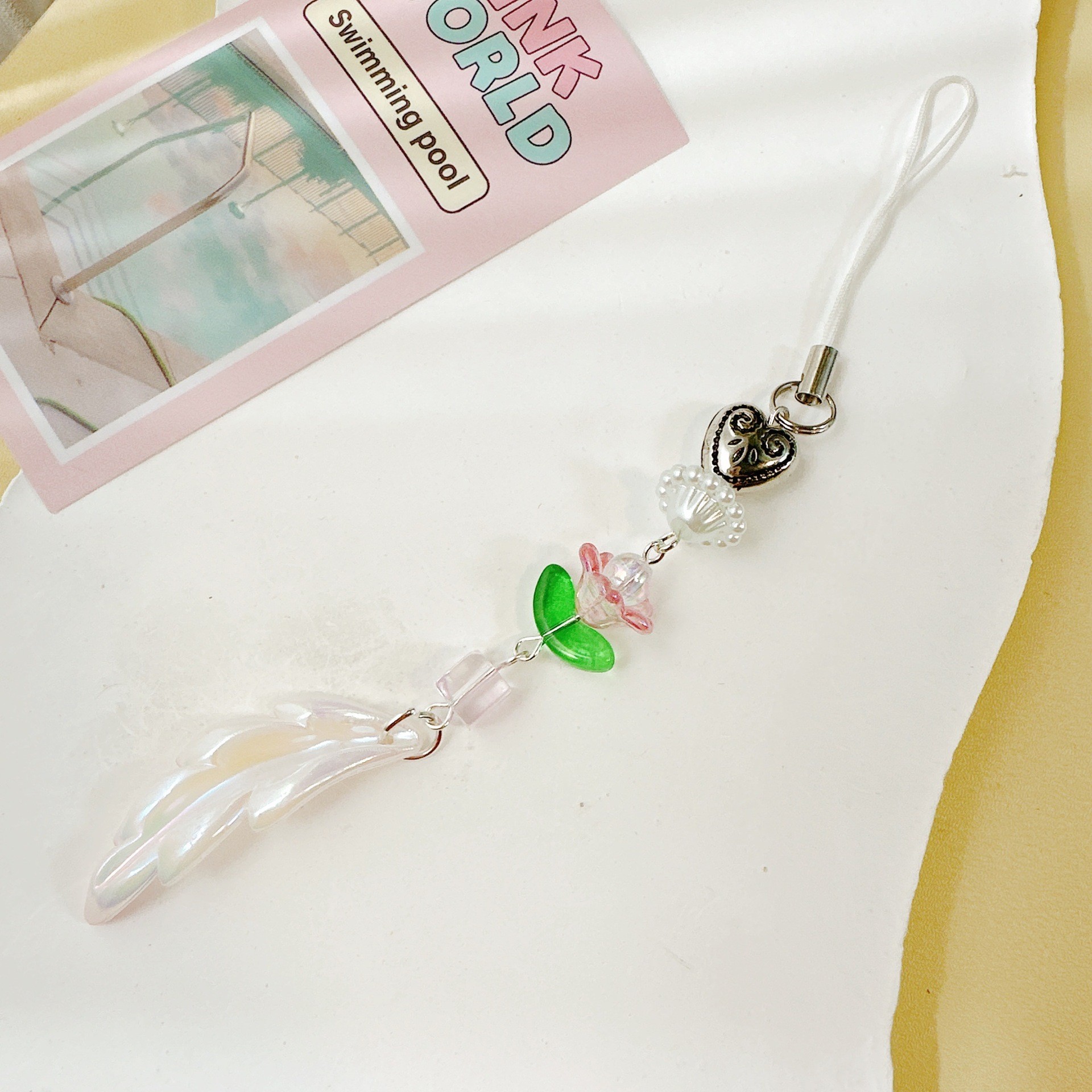 25a58 ขนนกดอกลิลลี่แห่งหุบเขา