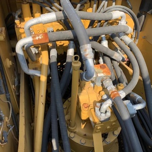 Excavatrice sur chenilles Caterpillar d'occasion en bon état, 23 tonnes, modèles Cat 323D2, 320D2L, 320D - Machine lourde - Product Image 5