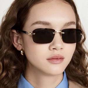 Lunettes de soleil rectangulaires sans monture vintage 2025 avec logo personnalisé, verres UV400, lunettes de soleil carrées sans monture pour femmes - Product Image 4