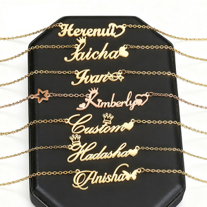 Fabricant <span class=keywords><strong>de</strong></span> bijoux personnalisé personnalisé PVD plaqué or 18 carats collier en acier inoxydable avec nom pour couple filles femmes - Product Image 1