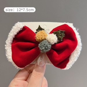 Pince à cheveux en tissu rouge pour décoration de cheveux de style doux pour filles avec boule moelleuse Barrette à cheveux de Noël en ruban - Product Image 6