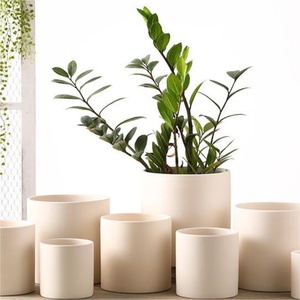 Maceta de Cerámica Transpirable de Alta Calidad para Plantas y Flores, Estilo Minimalista para Uso en el Hogar y el Jardín - Product Image 5