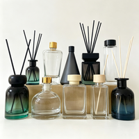 Flacon diffuseur transparent dégradé de différentes formes – Verres élégants pour l'expédition et la présentation d'huiles essentielles artisanales