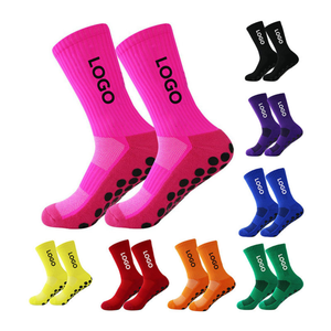 Chaussettes de sport de football pour hommes avec logo personnalisé, respirantes, antidérapantes, absorbant les chocs, durables et résistantes à l'usure - Product Image 1