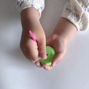 Argile à <span class=keywords><strong>modeler</strong></span> élastique non toxique pour enfants |   Matériel artistique éducatif STEM, facile à nettoyer et sûr pour la salle de classe, développement sensoriel - Product Image 4