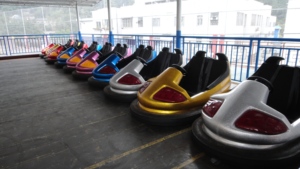 Voitures tamponneuses 48V pour enfants, type scooter et kart, pour intérieur/extérieur, en fibre de verre, en promotion pour parcs d'attractions et centres commerciaux - Product Image 5
