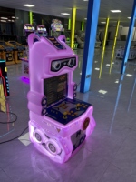 Machine de jeu d'arcade de course à deux joueurs pour enfants, avec son réaliste et lumières clignotantes, idéale pour les aires de jeux intérieures