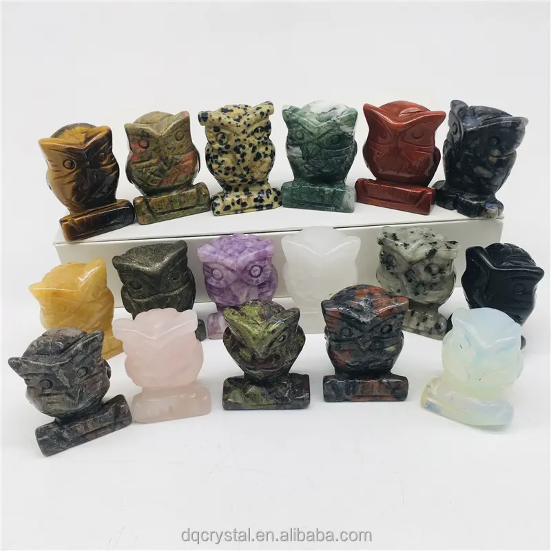 Hibou animal en cristal de quartz rose naturel sculpté à la main de haute qualité à vendre