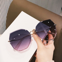 Bettega nouveau style lunettes de soleil sans cadre pour femmes lunettes de soleil à la mode et océan pour rue à la mode et à la mode