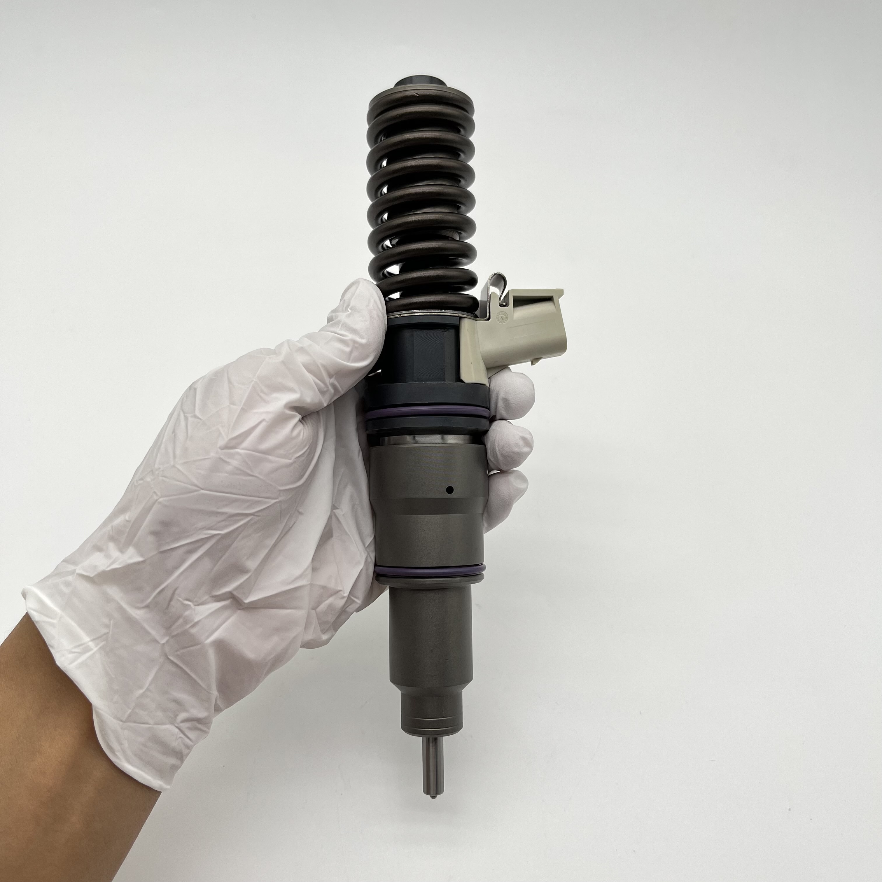 diesel fuel injector nozzle 22717956 22340648 BEBE5G17001 for VOLVO MD16 P3622 common rail injector 22717956 22340648
