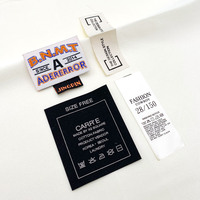 Étiquettes de marque de t-shirt de vêtement à pli d'extrémité personnalisé Produit d'usine Vêtements Étiquettes personnalisées Étiquette tissée en satin pour vêtements