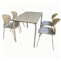 Ensemble de meubles de salle à manger simple 5 pièces, table rectangulaire et 4 chaises en plastique pour un usage quotidien