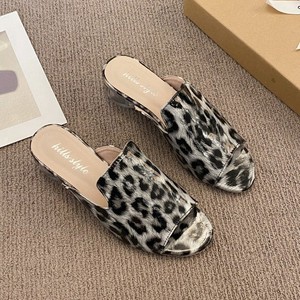 Sandalias de tacón medio con estampado de leopardo para verano, talla grande, novedad, elegantes, sexys, de tacón grueso y una sola tira para mujer - Product Image 3