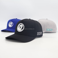 Casquette de sport unisexe 5 panneaux à visière incurvée, perforations découpées au laser, 100 % polyester respirant et séchage rapide, idéale pour le golf et les activités de plein air – Grande Vente