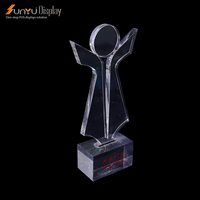 Présentoir de trophée de formes diverses de taille personnalisée de conception libre en gros présentoir de trophée en plexiglas transparent durable