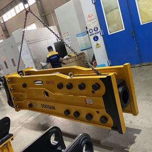 Cuerpo principal del martillo rompedor SOOSAN SB151 con características estándar: cinceles, mangueras, cilindro de nitrógeno, caja de herramientas, un año de garantía. - Product Image 1