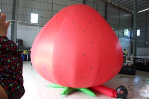 Fraise gonflable pour événements publicitaires commerciaux en plein air - Product Image 4