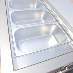 Mesa de preparación de pizza refrigerada comercial Mesa de preparación de acero inoxidable Banco de trabajo de pizza fácil de mantener y limpiar para <span class=keywords><strong>restaurante</strong></span> - Product Image 5