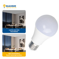 Ampoules LED A60 11W E27 1055LM respectueuses de l'environnement avec capteur crépusculaire, garantie de 2 ans, pour entrepôt