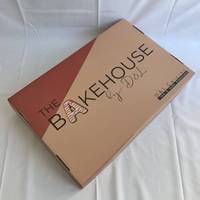 Cajas Rígidas Desechables y Reciclables para Catering con Tapa para Empacar Sushi y Pastelería, Personalizables con Relieve e Impresión en Lámina Dorada
