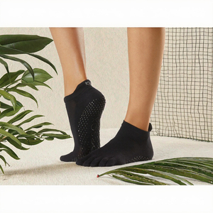 Wholesale Crew Autumn Non-slip Yoga <b>Socks</b> for Women Aerial <b>Grip</b> Pilates Dance Barret Ballet Custom Logo <b>Socks</b> - Product Image 3