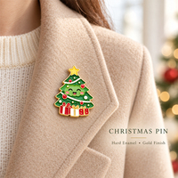 Épinglette de Noël personnalisée en émail rigide, motif couronne, bonhomme de pain d'épices, chapeau de Père Noël, cloche, plaqué or, vente en gros