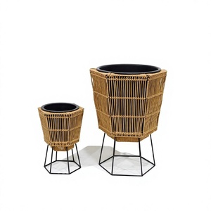 Vente en gros : Paniers à fleurs géométriques en plastique, écologiques et durables, pour usage au sol, avec base détachable, pour entrée principale (lot de 2) - Product Image 1