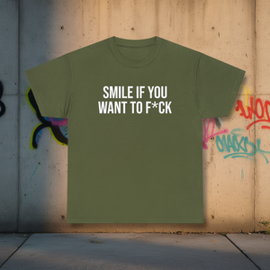 Camiseta Smile If You Want To F*ck, color verde oliva, para adultos, unisex, divertida, con meme - Product Image 3