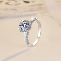 Bague de fiançailles florale romantique à quatre griffes en argent sterling 925 avec moissanite 1 carat couleur D VVS1 certifiée GRA pour femme