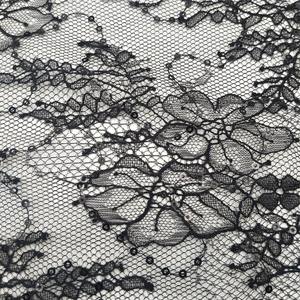 ผ้าลูกไม้ฝรั่งเศสปักเลื่อมสีดำ ผ้าถักลายดอกไม้หรูหราสไตล์วินเทจ ผสมไนลอน ขนาด 150 ซม. - Product Image 2