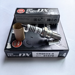 Động cơ xe máy phần <span class=keywords><strong>NGK</strong></span> bugi ban đầu 91579 CR9EDX-S cho động cơ Yamaha OEM 9470100410 9470100318 cho cr9eix/<span class=keywords><strong>cr9e</strong></span> - Product Image 5
