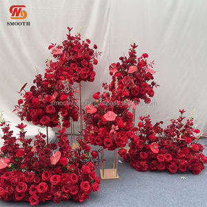 Camino de Mesa con Rosas Rojas Personalizado LEDA, Decoración Hecha a Mano para Propuesta de Matrimonio, Eventos y Fiestas, para el Día de San Valentín - Product Image 2
