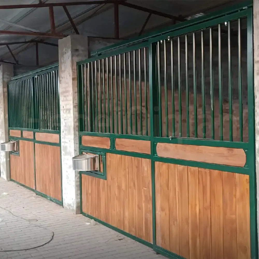 Pre Produce Modern Boarding Bamboo Wooden Horse Stable Stall Equestrian Welding Horse Stable Stall Manufacturer