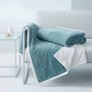 Manta de Franela Acanalada 3D para Regalo Navideño al por Mayor, Manta Festiva Roja y Verde para Decoración de Hotel, Regalo para Empleados - Product Image 1