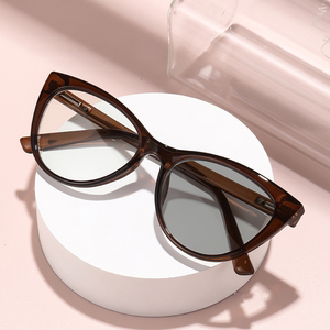 6127 Monture Optique Ronde Œil <span class=keywords><strong>de</strong></span> Chat Photochromique Gris Anti-Lumière Bleue pour Femmes - Product Image 1