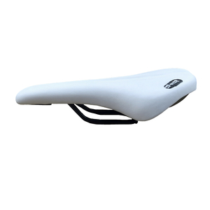 China Hot Sale Witte PU Lederen Fietszadel 272*142mm voor Mountainbikes Volwassen Fiets Onderdelen tegen een Lagere Prijs - Product Image 2